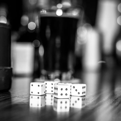 Bar dice.