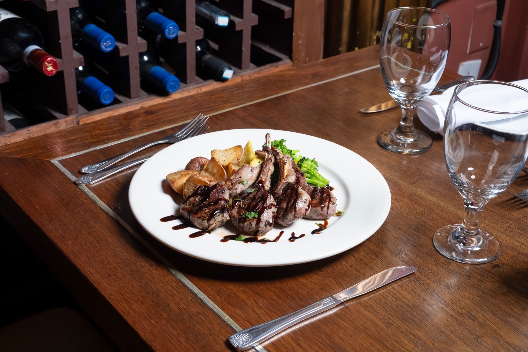 Authentic Italian Restaurant in RPV | Avenue Italy